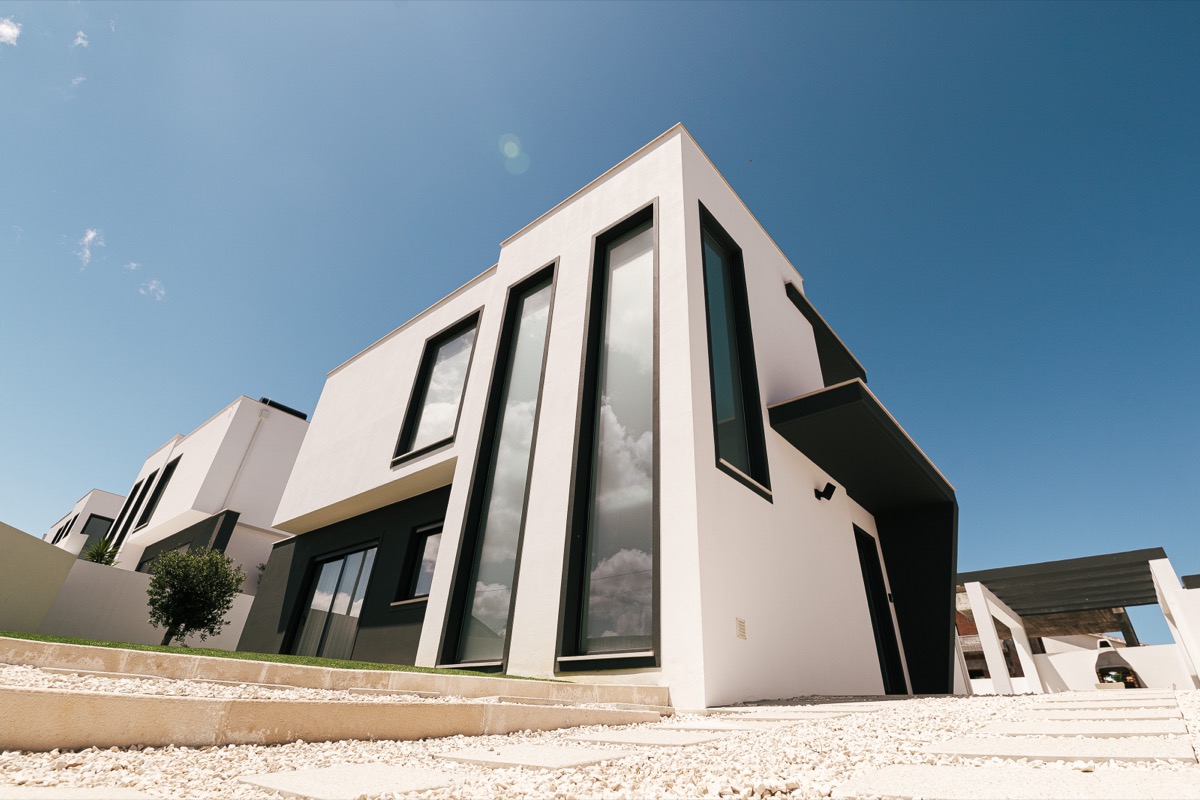 Best Time to Visit Óbidos, Portugal — A Season Guide